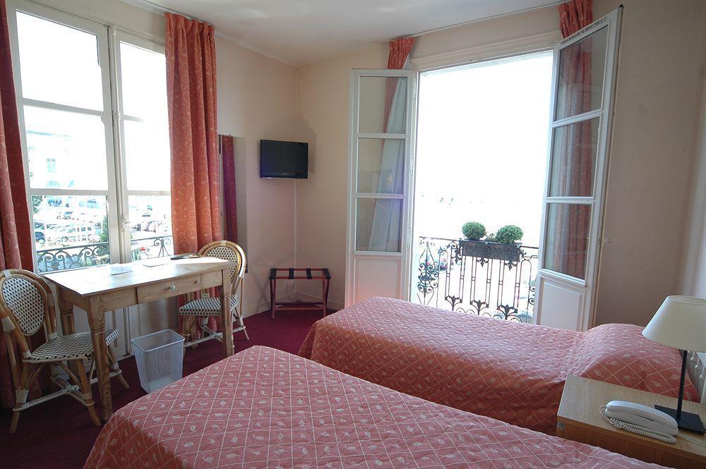Cristal Hotel Restaurant - Logis Hotels Saumur Eksteriør billede