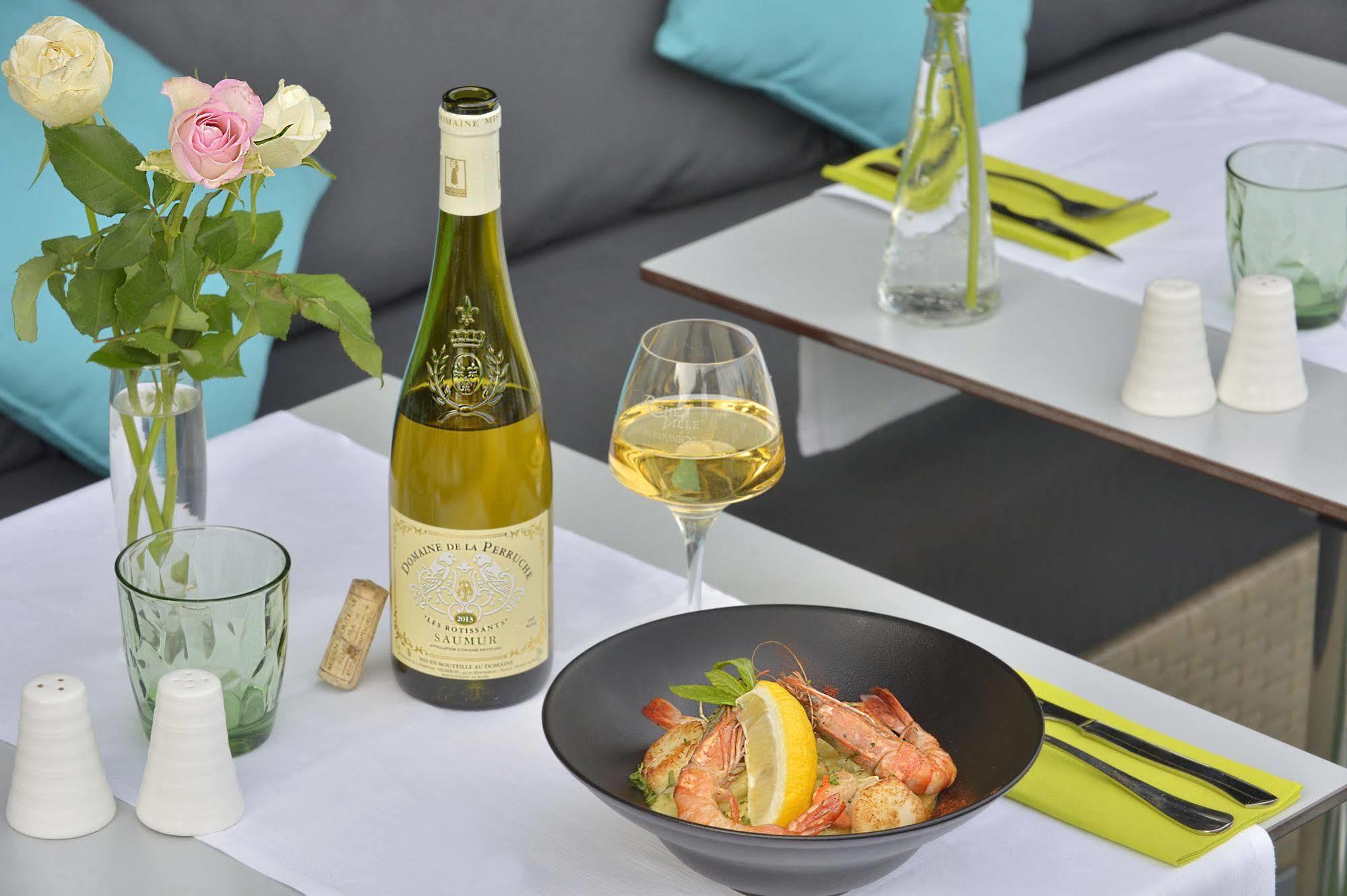 Cristal Hotel Restaurant - Logis Hotels Saumur Eksteriør billede