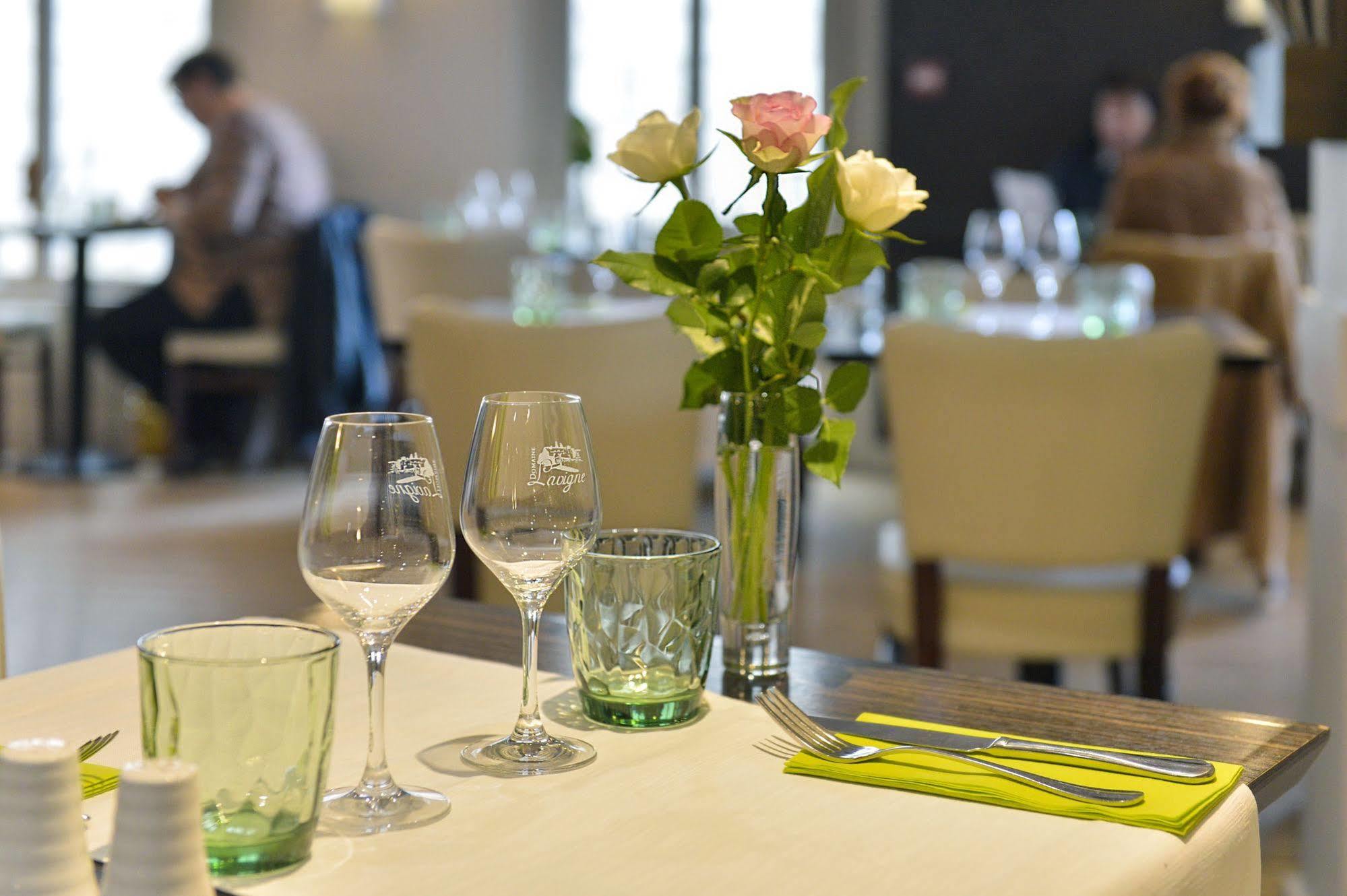 Cristal Hotel Restaurant - Logis Hotels Saumur Eksteriør billede