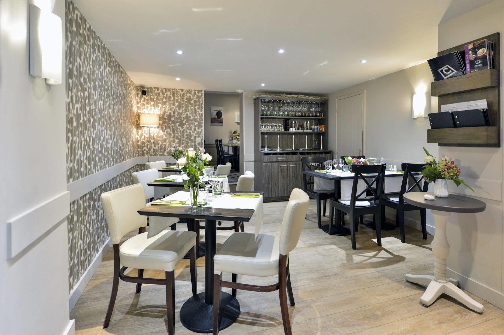 Cristal Hotel Restaurant - Logis Hotels Saumur Eksteriør billede