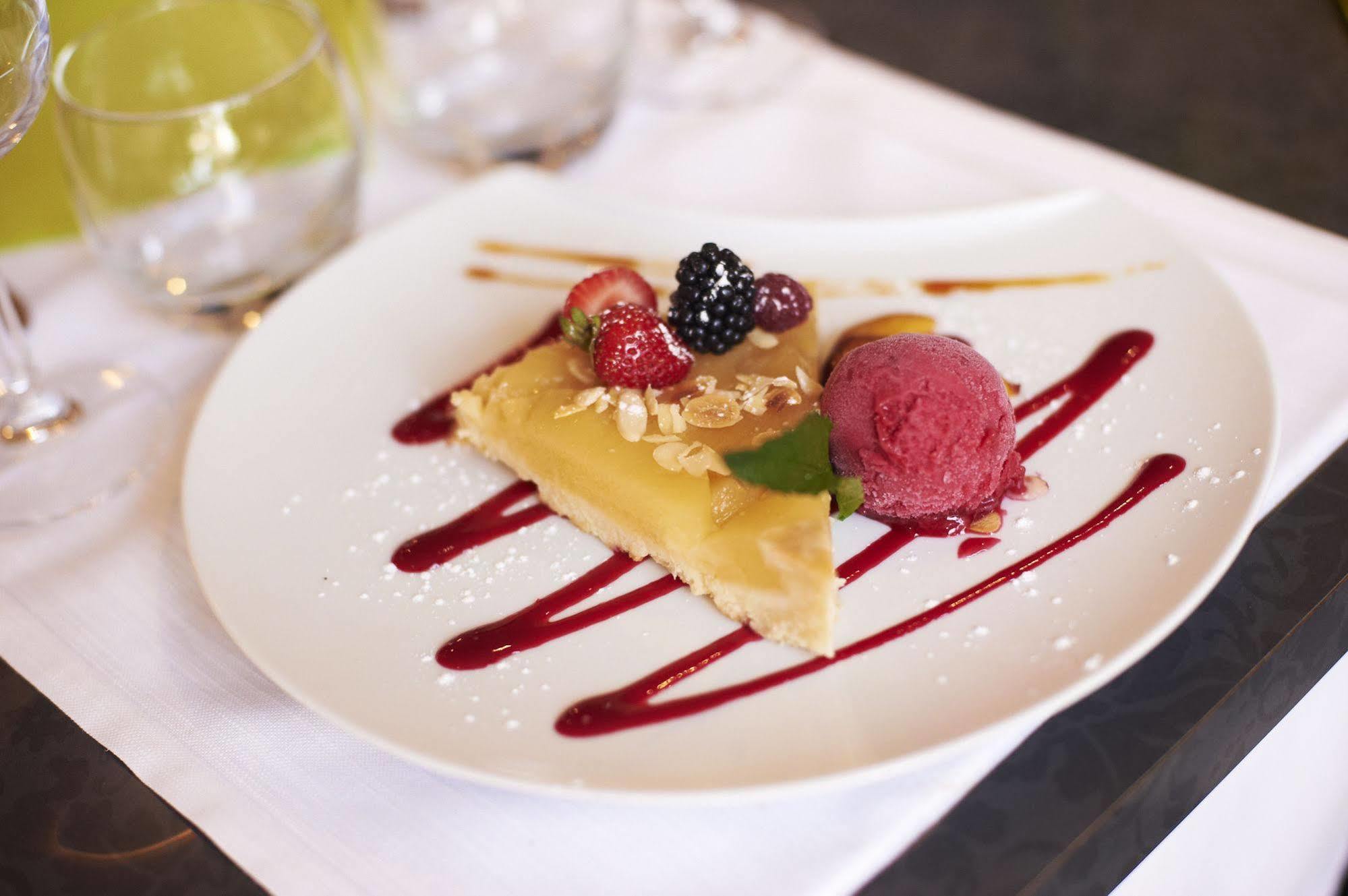 Cristal Hotel Restaurant - Logis Hotels Saumur Eksteriør billede