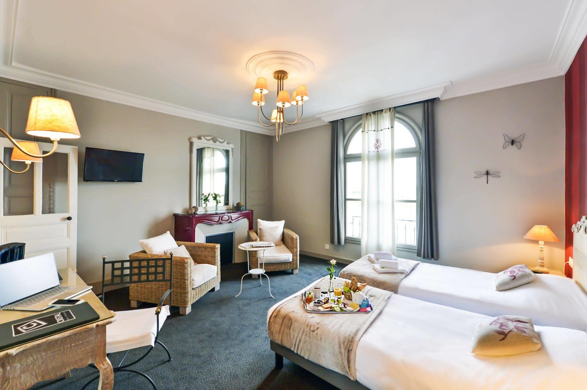 Cristal Hotel Restaurant - Logis Hotels Saumur Eksteriør billede