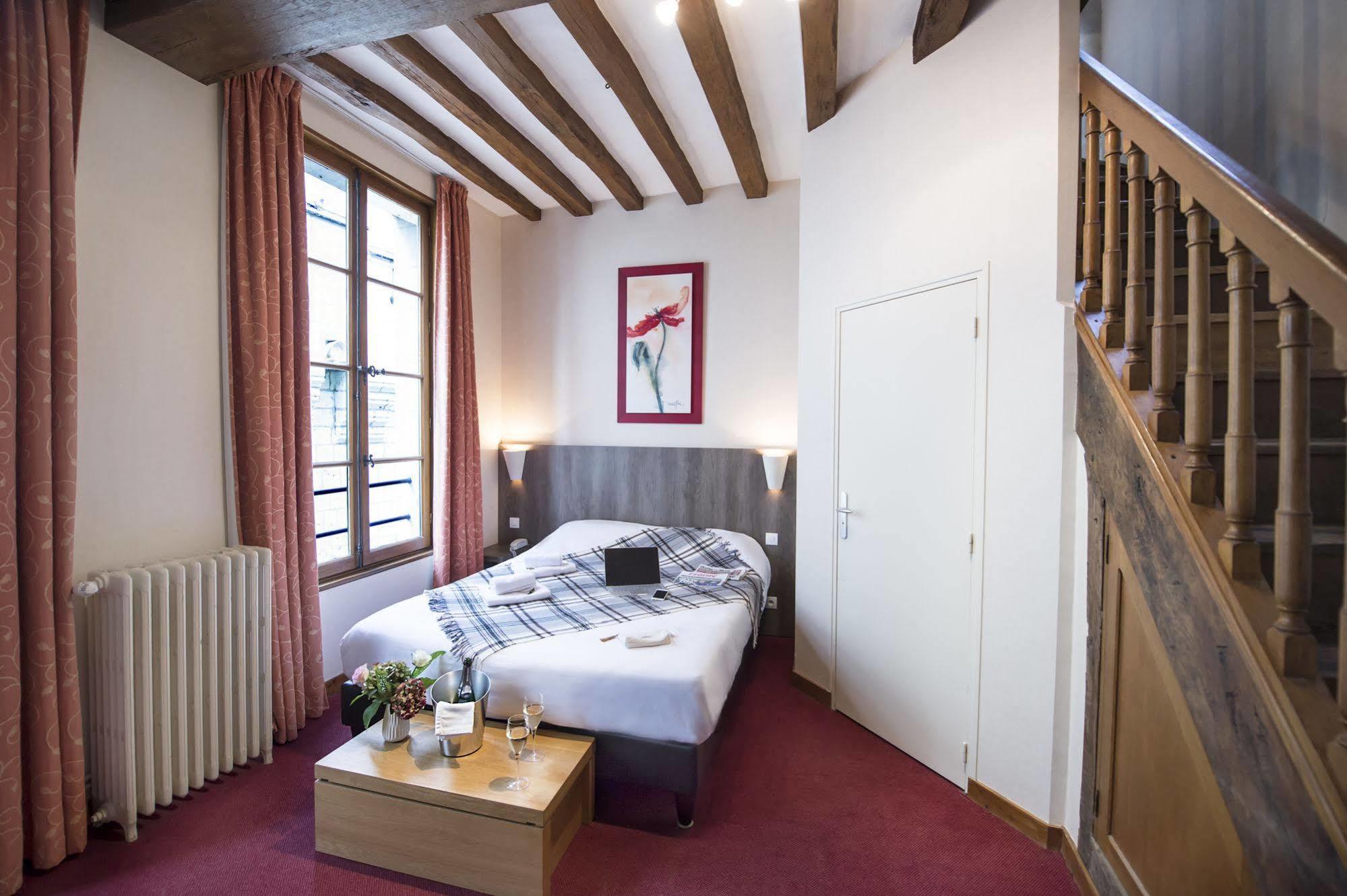 Cristal Hotel Restaurant - Logis Hotels Saumur Eksteriør billede