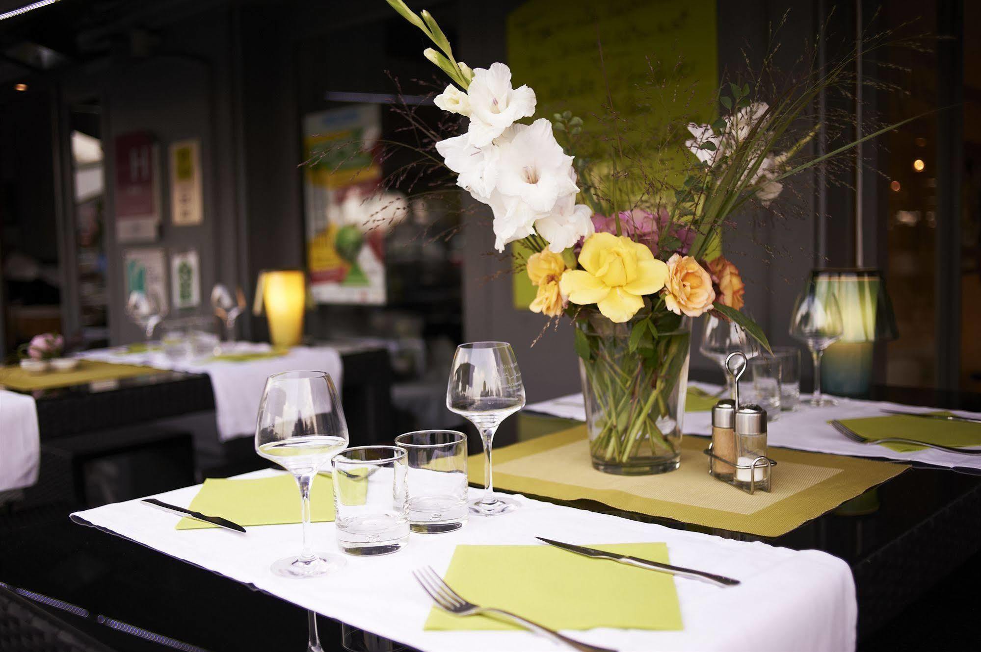Cristal Hotel Restaurant - Logis Hotels Saumur Eksteriør billede
